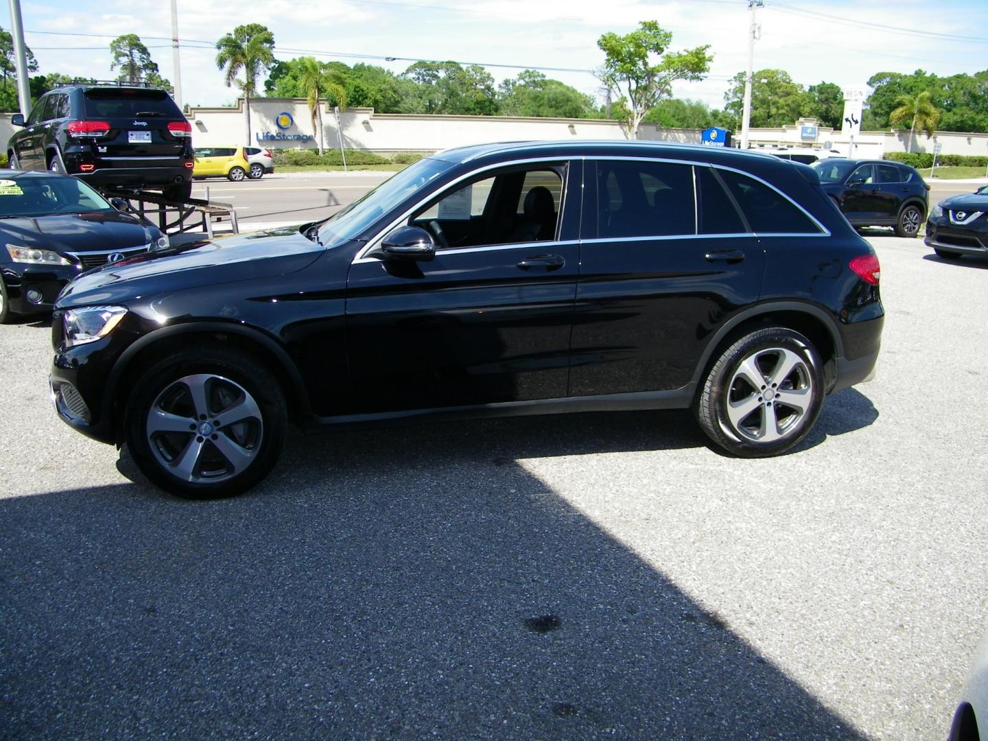 2017 Black /Black Mercedes-Benz GLC-Class GLC300 (WDC0G4JB5HF) with an 2.0L L4 DOHC 16V TURBO engine, 9A transmission, located at 4000 Bee Ridge Road, Sarasota, FL, 34233, (941) 926-0300, 27.298664, -82.489151 - Photo#2